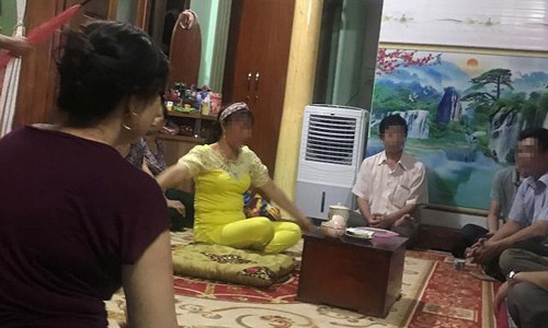 Giáp mặt 'công chúa giáng trần cứu nhân độ thế' "Bà chúa" đang làm việc.