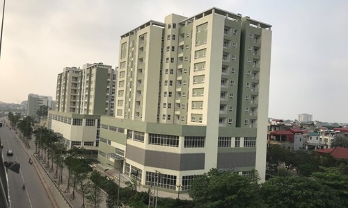 Loay hoay tìm cơ chế 'xóa bỏ' những tòa nhà bỏ hoang giữa Thủ đô Dãy nhà ở bị “bỏ không” tại phường Thượng Thanh quận Long Biên.