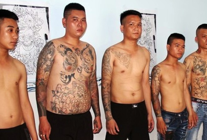 Vĩnh Long: Nghi nhóm thanh niên xăm trổ cho vay nặng lãi Nhóm đối tượng bị bắt giữ