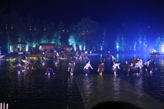 Ngỡ ngàng trước những màn biểu diễn của 'Tinh hoa Bắc Bộ' Ngỡ ngàng trước những màn biểu diễn của 'Tinh hoa Bắc Bộ'