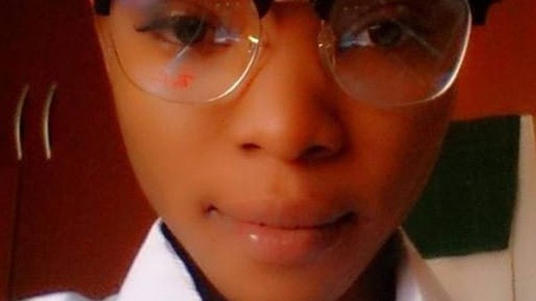 Giáo sư ép nữ sinh viên 'đổi tình lấy điểm' Monica Osagie quyết định thu âm lại cuộc nói chuyện với thầy giáo sau khi ông ta liên tục thúc giục cô quan hệ tình dục để đổi điểm. Ảnh: Facebook.