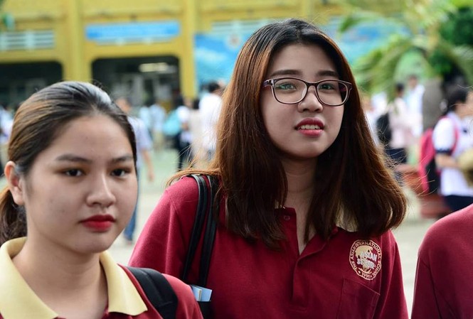 Ngậm ngùi đọc thư học sinh lớp 11 gửi Bộ trưởng giáo dục Học sinh tham dự kỳ thi THPT quốc gia 2018. Ảnh: Lê Quân.