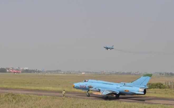Tiêm kích Su-22 vừa rơi ở Nghệ An hiện đại như thế nào? Máy bay tiêm kích bom Su-22M4 của Không quân Việt Nam. Ảnh: Infonet