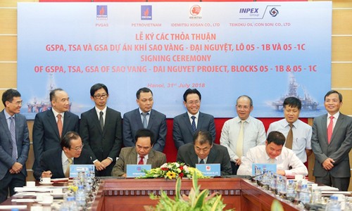 Ký hợp đồng mua bán khí mỏ Sao Vàng – Đại Nguyệt Lễ ký kết các hợp đồng cho dự án mỏ khí Sao Vàng – Đại Nguyệt
