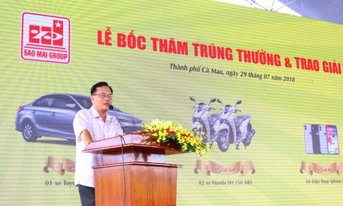 Vẽ bản đồ xanh trên mọi miền Ông Trần Ngọc Thơ – Phó Giám đốc Ban Quản lý Dự án Đầu tư & Xây dựng TP Cà Mau phát biểu tại buổi Lễ bốc thăm trúng thưởng tại ĐTM Nhựt Hồng