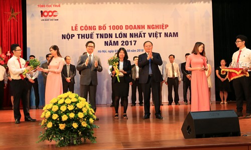 Lọc dầu Dung Quất: Đứng thứ 33 DN nộp thuế TNDN lớn nhất 2017 Tổng cục Thuế trao chứng nhận nộp thuế TNDN lớn nhất 2017 cho đại diện Công ty BSR