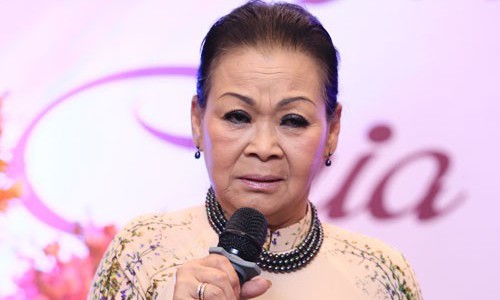 Khánh Ly: Tin đồn tôi qua đời lại từ những người bạn rất thân Khánh Ly tâm sự tại buổi chia sẻ về chuỗi chương trình đêm nhạc Trịnh Công Sơn- Khánh Ly: "Người ta đồn tôi qua đời nhiều lần rồi..." (Ảnh: Team Minh Tâm)