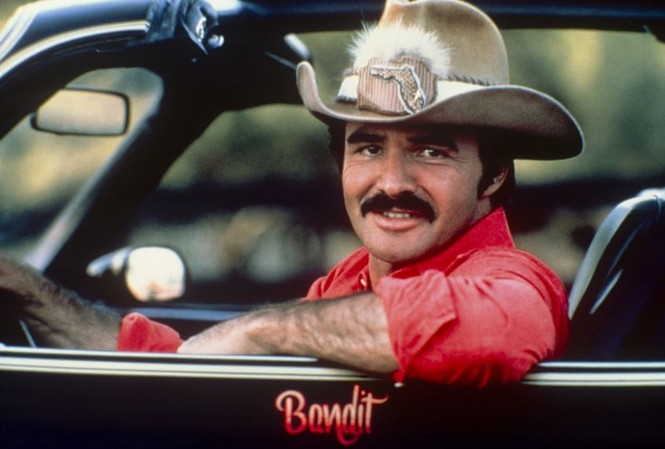 Biểu tượng sex của màn ảnh một thời đột tử vì trụy tim Burt Reynolds từng là một trong những nam diễn viên đình đám nhất Hollywood.
