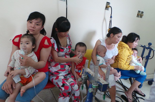 Trẻ mới đi học sẽ dễ nhiễm bệnh Trẻ nhiễm bệnh khi đến trường khiến hầu hết phụ huynh lo lắng