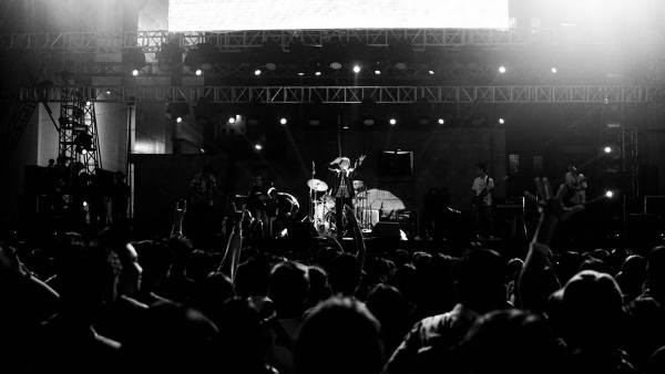 Lễ hội âm nhạc Thơm Phết quy tụ tên tuổi nổi bật của giới Indie VN Lễ hội âm nhạc Thơm Phết quy tụ tên tuổi nổi bật của giới Indie VN