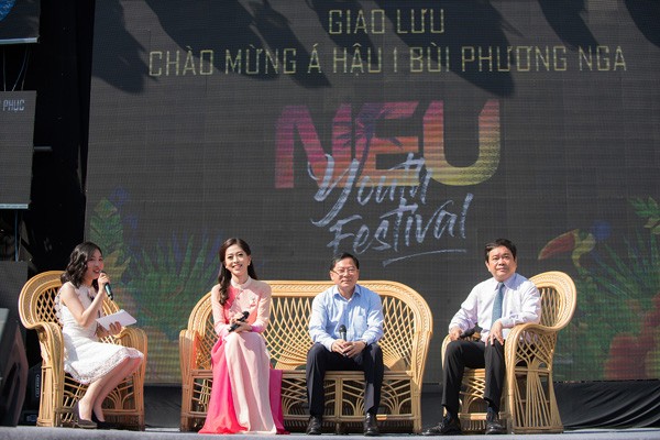 Á hậu Phương Nga ngày trở về trường ĐH Kinh tế Quốc dân Á hậu Phương Nga ngày trở về trường ĐH Kinh tế Quốc dân