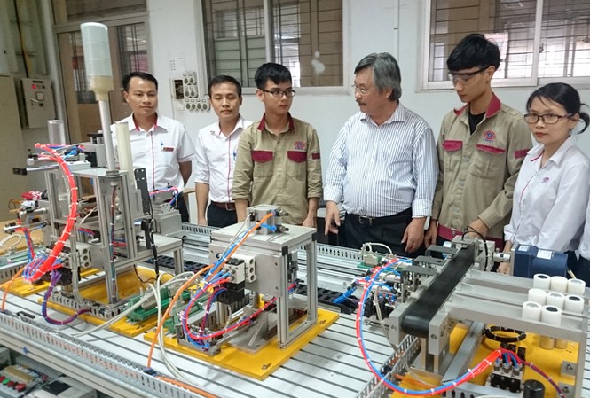Giáo dục nghề nghiệp mở nhiều lợi ích, nhưng thiếu khung pháp lý Giáo dục nghề nghiệp mở nhiều lợi ích, nhưng thiếu khung pháp lý