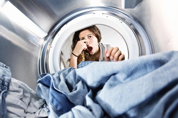 Khi giặt quần áo ngày mưa không còn là ác mộng Mùa mưa gây nhiều phiền toái cho việc giặt giũ cũng phơi quần áo
