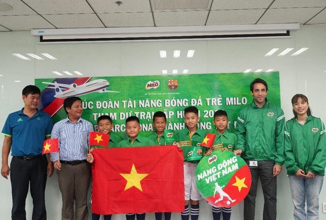 5 tuyển thủ nhí lên đường đến CLB Barcelona tập huấn Dự án hợp tác với CLB Barcelona của NESTLÉ MILO bắt đầu từ 11/2016
