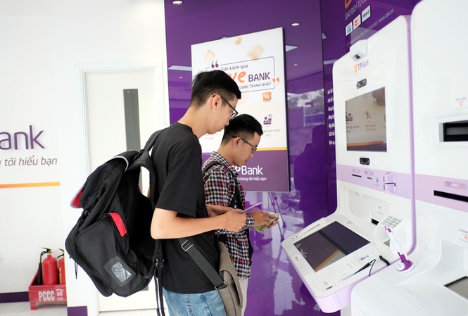 LiveBank TPBank cập nhật tính năng rút tiền bằng vân tay Đến ngày 9/10, toàn bộ hệ thống LiveBank của TPBank đã được mở rộng tính năng rút tiền bằng vân tay