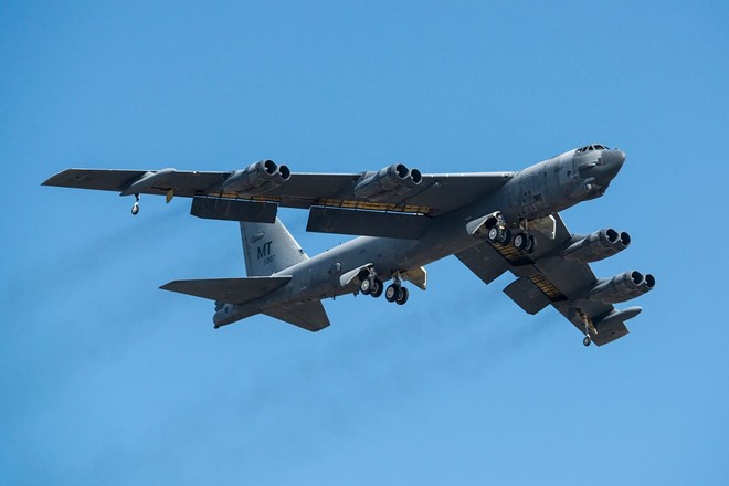 Mỹ lại điều hai máy bay B-52 đến Biển Đông giữa căng thẳng với TQ Máy bay ném bom B-52. Ảnh: Không quân Mỹ.