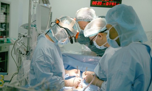 Vinmec hướng đến mục tiêu bệnh viện an toàn nhất Đông Nam Á về gây mê Vinmec tiên phong áp dụng kỹ thuật gây tê mặt phẳng cơ dựng sống (ESP đem lại hiệu quả giảm đau trọn vẹn, không biến chứng, rút ngắn thời gian hồi sức tích cực, loại trừ nguy cơ đau sau mổ và đau mãn tính trên 96% bệnh nhân mổ tim