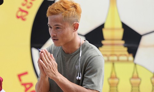 ‘Messi Lào’ hứng thú đối đầu tuyển Việt Nam ở AFF Cup HLV Sundramoorthy đánh giá Vongchiengkham là mẫu cầu thủ có thể tạo ra bước ngoặt của trận đấu. Ảnh: Đức Đồng