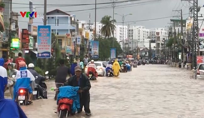 Tỉnh Khánh Hòa cho học sinh nghỉ học tránh bão số 9 Tỉnh Khánh Hòa cho học sinh nghỉ học tránh bão số 9