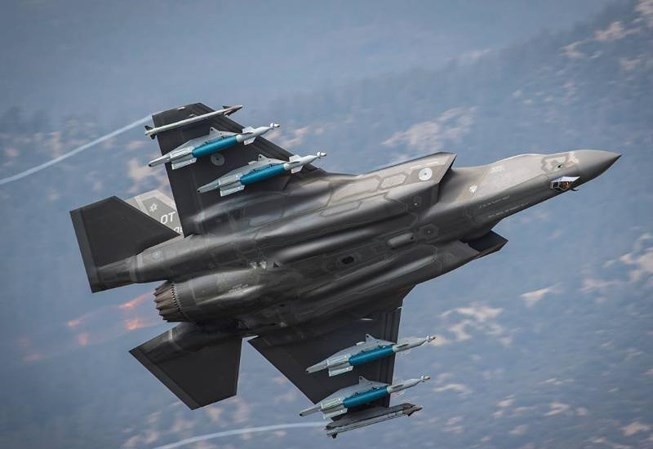 Australia đặt mua 72 tiêm kích F-35 bất chấp việc đình chỉ bay ở Mỹ Tiêm kích F-35.