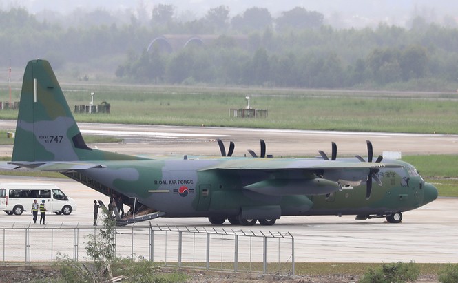 'Ngựa thồ' C-130 của Hàn Quốc tích cực trợ giúp Indonesia C-130 vận chuyển hàng tấn vật liệu viện trợ đến Indonesia. Ảnh minh họa