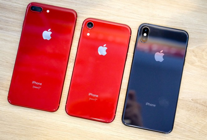 iPhone XR so dáng iPhone XS Max và 8 Plus iPhone XR so dáng iPhone XS Max và 8 Plus