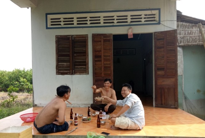 Người dân nông thôn miền Tây mừng năm mới Người dân nông thôn miền Tây mừng năm mới
