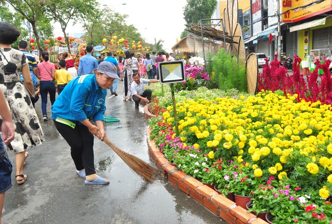 Những người âm thầm làm đẹp đường hoa Cần Thơ Những người âm thầm làm đẹp đường hoa Cần Thơ