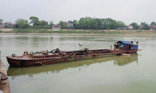 Tạm đình chỉ nhiều cán bộ để điều tra nghi án tiếp tay cho “cát tặc“ Ảnh minh họa
