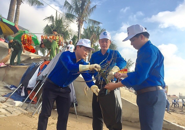 Hơn 1000 ĐVTN tham gia Chiến dịch 'Biển Việt Nam xanh' năm 2018 Hơn 1000 ĐVTN tham gia Chiến dịch 'Biển Việt Nam xanh' năm 2018