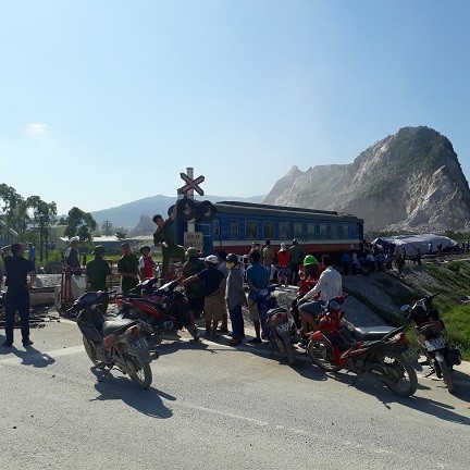 Mới nhất vụ lật tàu chở 400 khách khiến 12 người thương vong Mới nhất vụ lật tàu chở 400 khách khiến 12 người thương vong