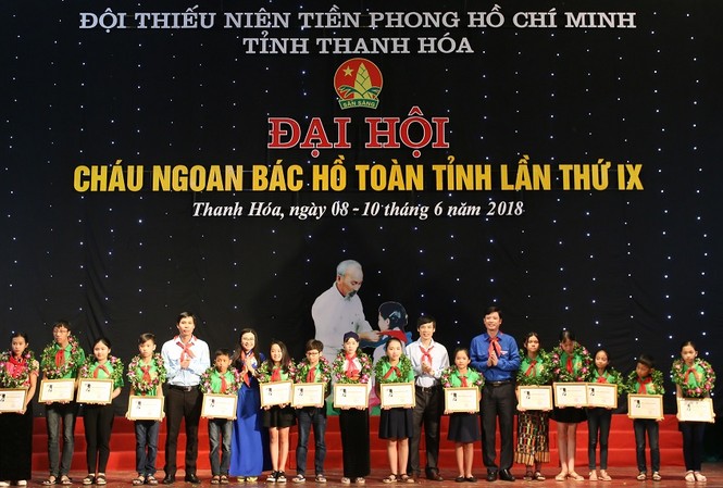Tuyên dương 30 gương cháu ngoan Bác Hồ tiêu biểu Tuyên dương 30 gương cháu ngoan Bác Hồ tiêu biểu