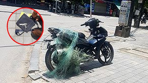 Công an Thanh Hóa 'quăng lưới' bắt người vi phạm có súng Lực lượng CSGT TP Thanh Hóa đã dùng súng bắn lưới để chặn xe vi phạm và khẩu súng thu được của người vi phạm