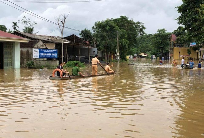 Mưa bão gây ngập lụt nhiều nơi ở miền núi Thanh Hóa Ngập lụt ở huyện Bá Thước