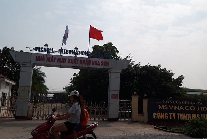 Phát hiện nhà máy may xả thải ra môi trường Phát hiện nhà máy may xả thải ra môi trường
