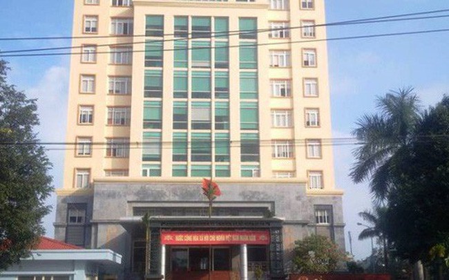 Cục trưởng Thuế bị 'kiện' vì cho cấp dưới nghỉ hưu trước tuổi Trụ sở Cục Thuế Thanh Hóa