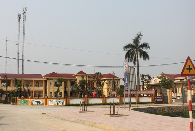 Phát hiện người phụ nữ tử vong cạnh nhà với vết cắt ở cổ Phát hiện người phụ nữ tử vong cạnh nhà với vết cắt ở cổ