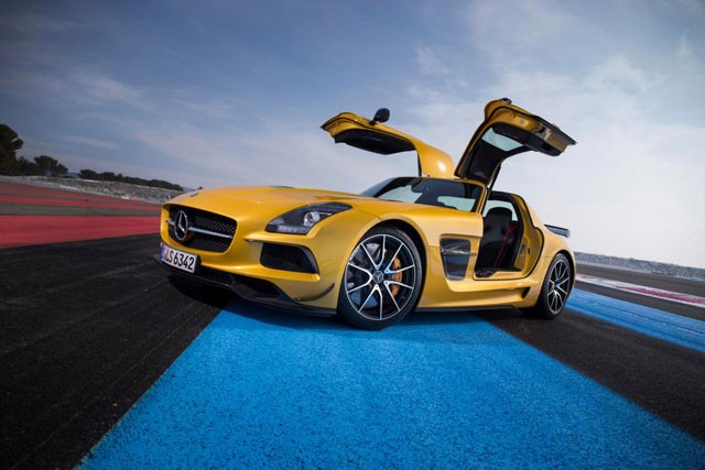 Chiêm ngưỡng dàn ‘xế hộp’ trị giá 2,5 triệu bảng của Messi Chiếc Mercedes SLS trị giá 200.000 bảng của Messi.