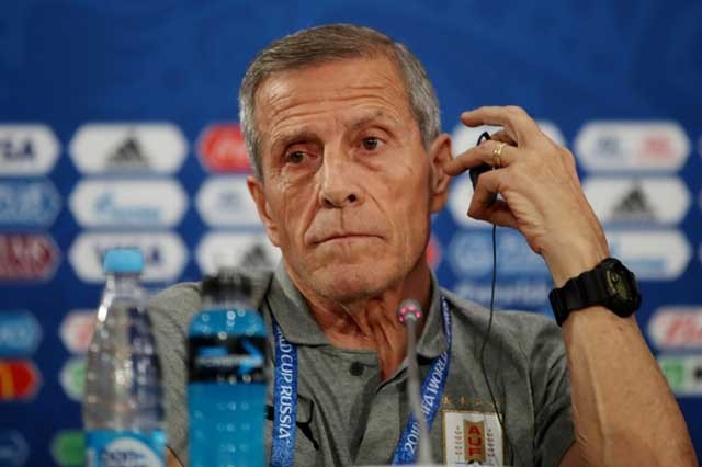 Vào vòng 1/8 World Cup, HLV Uruguay vẫn mắng học trò xơi xơi HLV Oscar Tabarez của ĐT Uruguay đã lên tiếng chỉ trích các học trò.