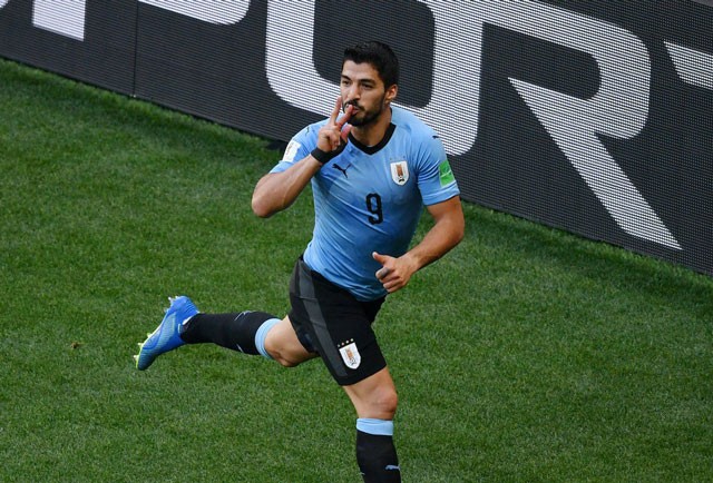 Ngày lễ trọng đại của tay săn bàn Suarez Ngày lễ trọng đại của tay săn bàn Suarez
