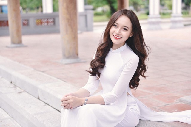 Vẻ đẹp 'gây thương nhớ' của hotgirl Việt mê tuyển Đức Nhan sắc không tỳ vết của Trần Anh Thư.