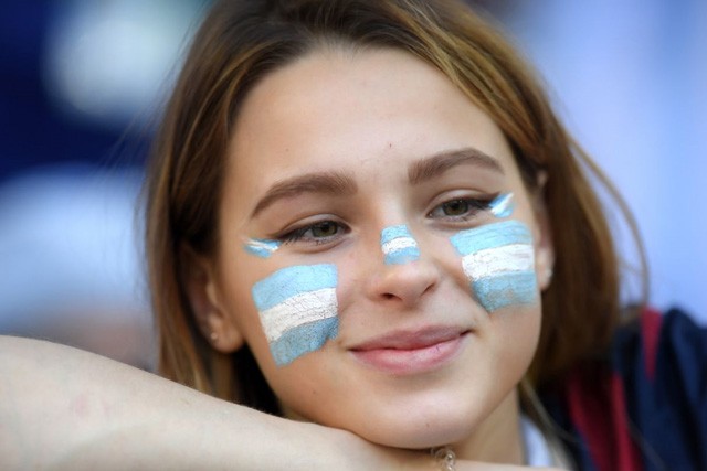 Dàn CĐV nữ xinh tươi ‘cứu vãn’ trận thua của tuyển Argentina Dàn CĐV nữ xinh tươi ‘cứu vãn’ trận thua của tuyển Argentina