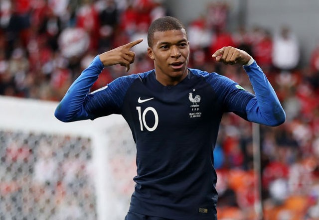 Mục kích bàn thắng lịch sử của sao trẻ Kylian Mbappe Mục kích bàn thắng lịch sử của sao trẻ Kylian Mbappe