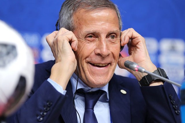 HLV Uruguay đưa học trò ‘lên mây xanh’ sau trận thắng Nga HLV Oscar Tabarez đã hết lời khen ngợi màn trình diễn của các học trò.