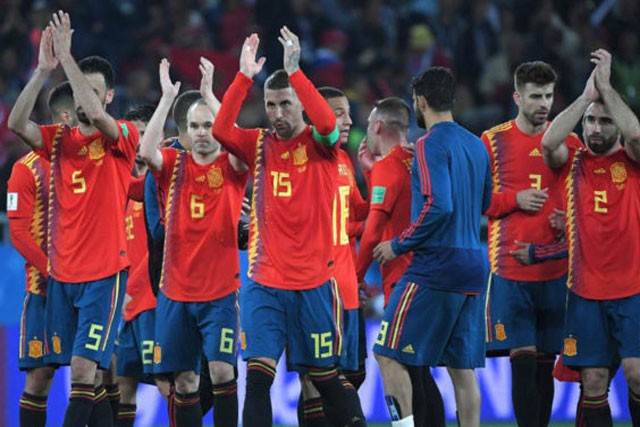 'Đá như thế này, Tây Ban Nha đừng mơ vô địch World Cup' 'Đá như thế này, Tây Ban Nha đừng mơ vô địch World Cup'