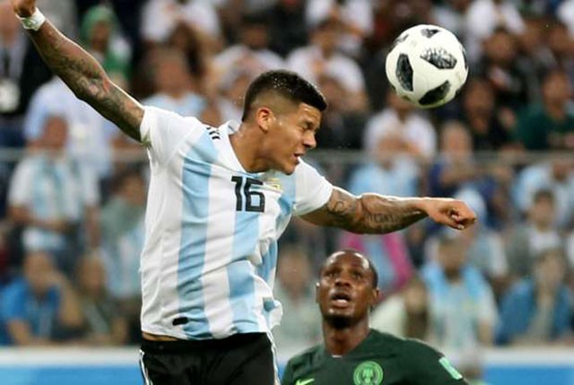 Người hâm mộ tố trọng tài 'tiếp tay' cho Argentina Người hâm mộ tố trọng tài 'tiếp tay' cho Argentina