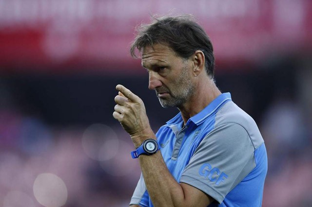 Huyền thoại Arsenal chỉ trích cách dùng người của HLV Emery Huyền thoại Arsenal chỉ trích cách dùng người của HLV Emery