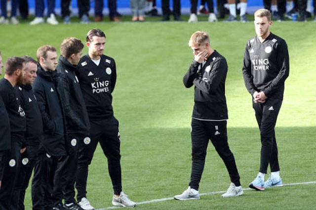 Cầu thủ Leicester bật khóc trong lễ tưởng nhớ cố Chủ tịch Sự ra đi của Chủ tịch Vichai Srivaddhanaprabha khiến nhiều người không thể cầm được nước mắt.