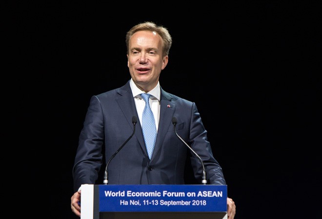 Không hề 'ngủ quên' Chủ tịch WEF - Ông Borge Brende. Ảnh: Quang Hiếu.