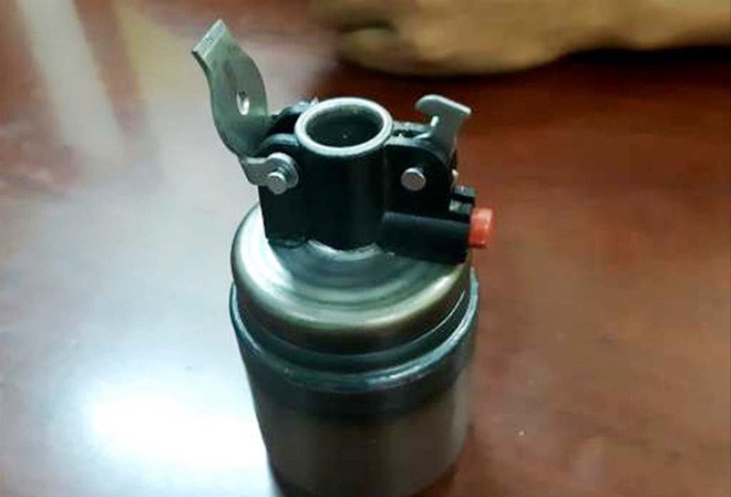 Cả phố náo loạn vì nhầm vỏ pháo giấy là bom mìn Vật giống mìn là vỏ pháo giấy nghệ thuật